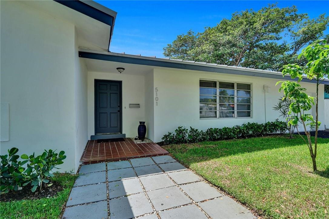 POMPANO WATERWAY ESTATES - Residential Lease