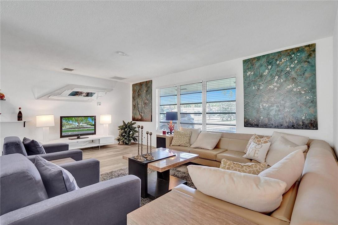 POMPANO WATERWAY ESTATES - Residential Lease