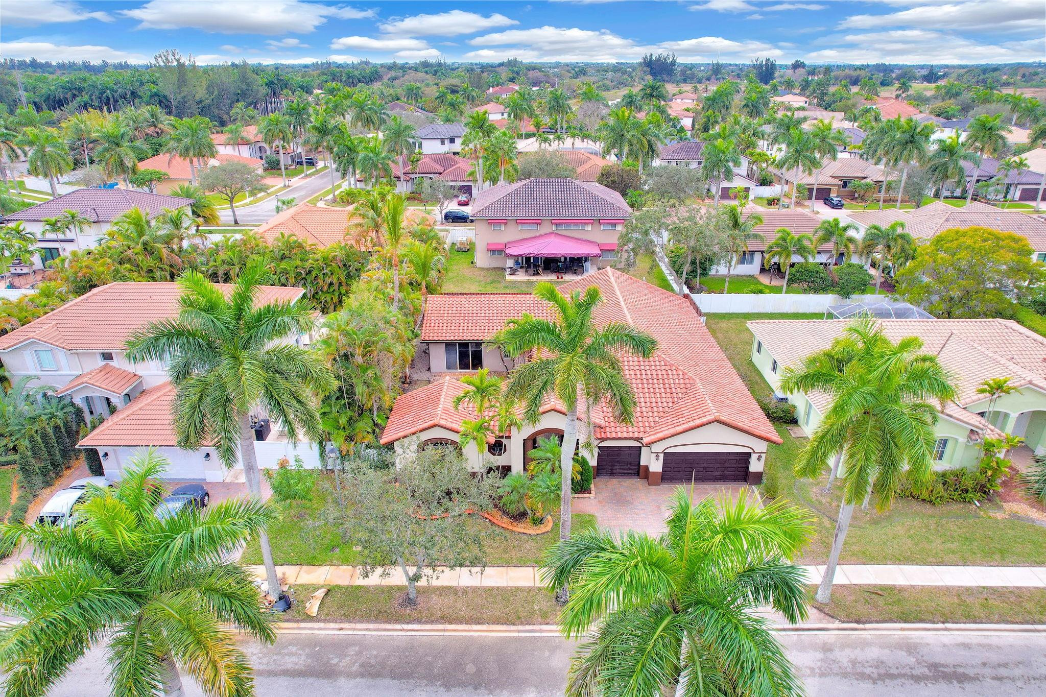 Windsor Palms 160-17 B - Residential