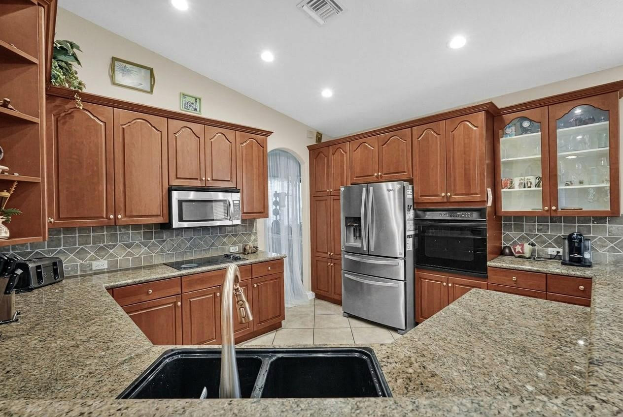 Windsor Palms 160-17 B - Residential