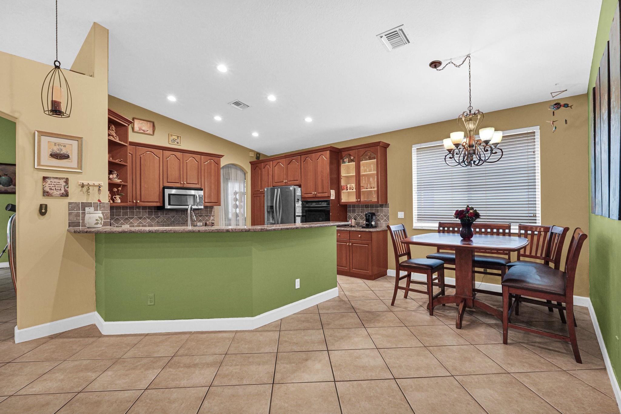 Windsor Palms 160-17 B - Residential