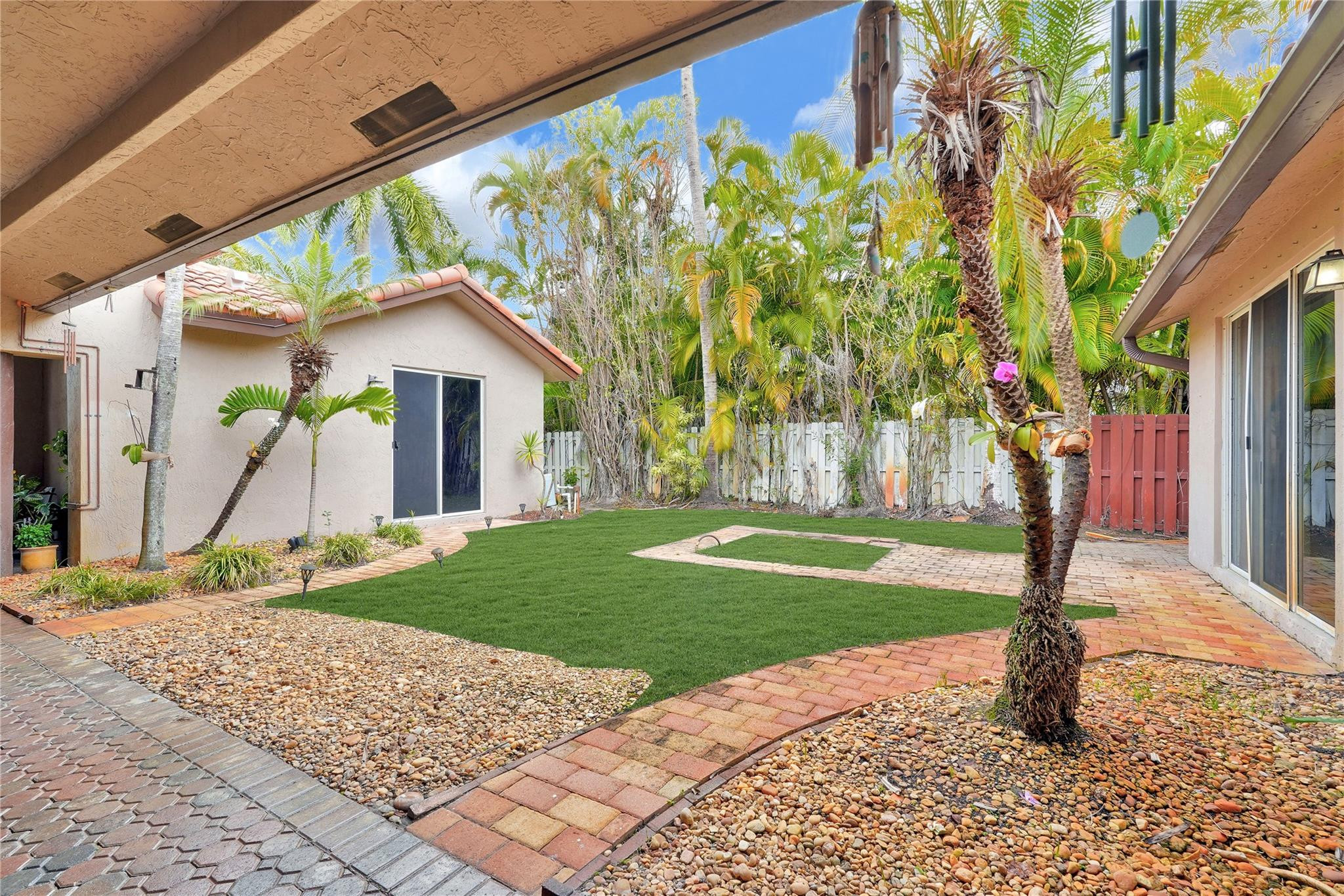 Windsor Palms 160-17 B - Residential