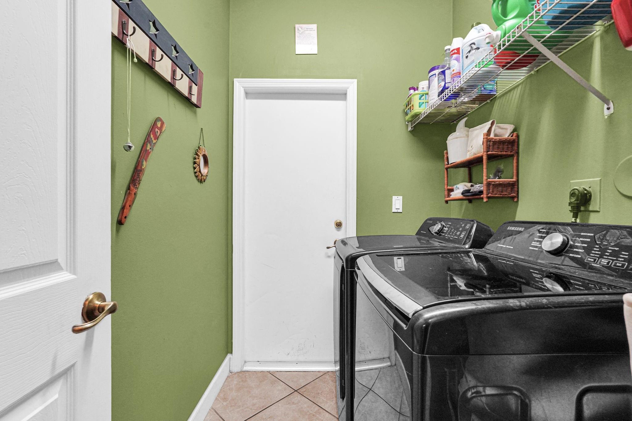 Windsor Palms 160-17 B - Residential