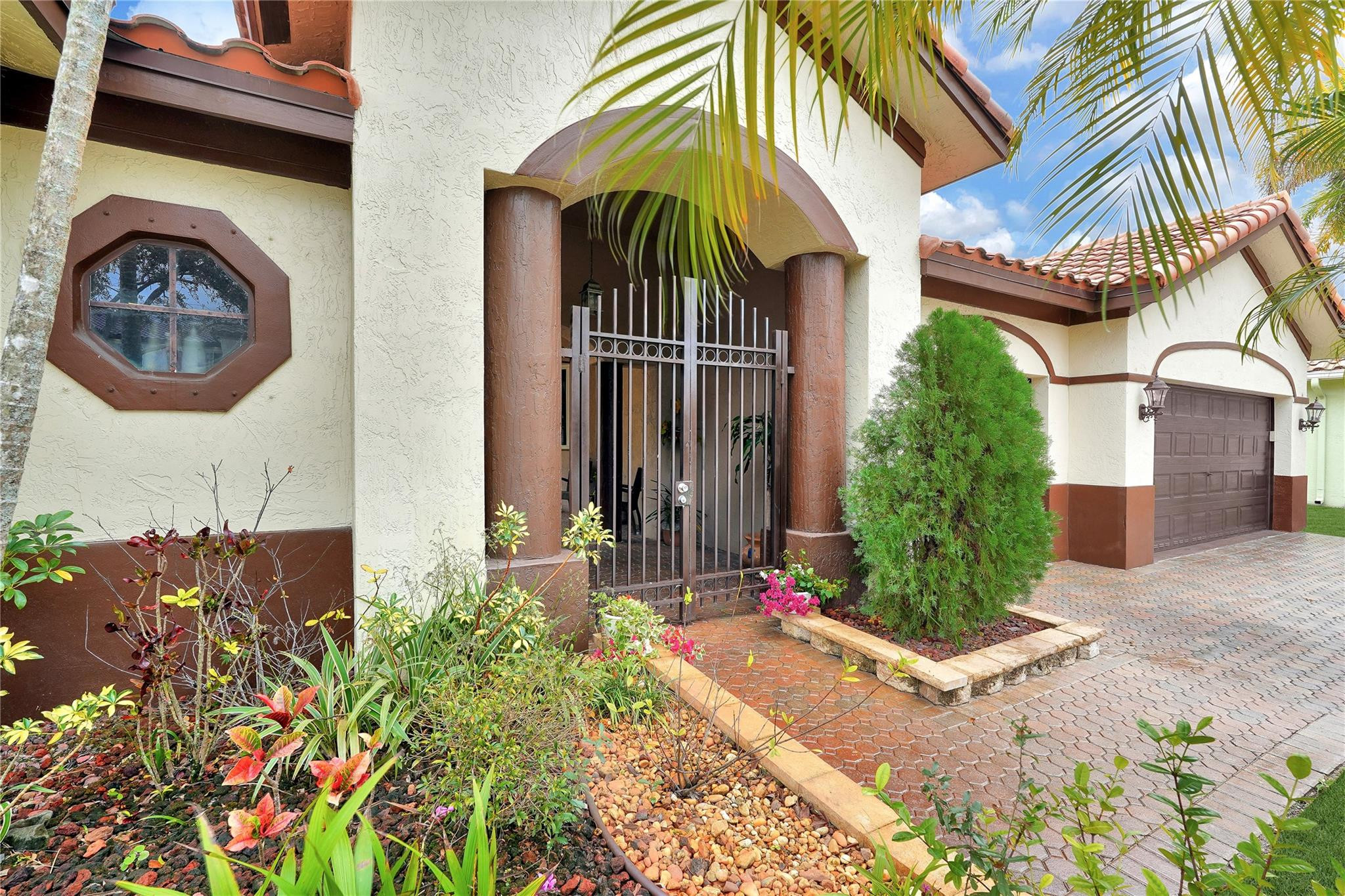 Windsor Palms 160-17 B - Residential