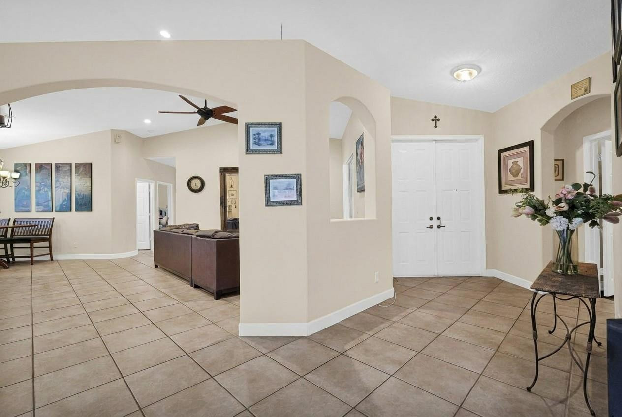 Windsor Palms 160-17 B - Residential