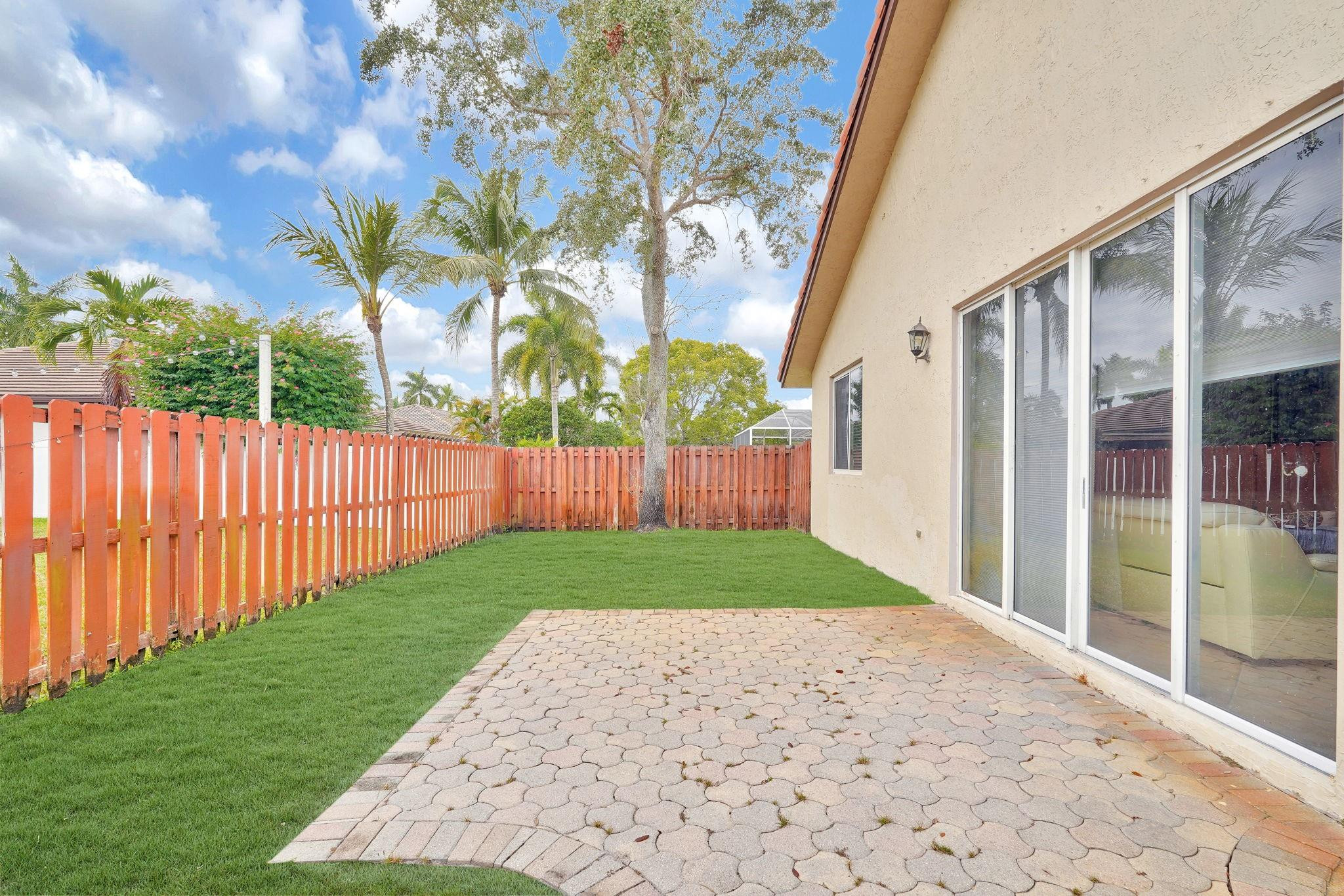 Windsor Palms 160-17 B - Residential