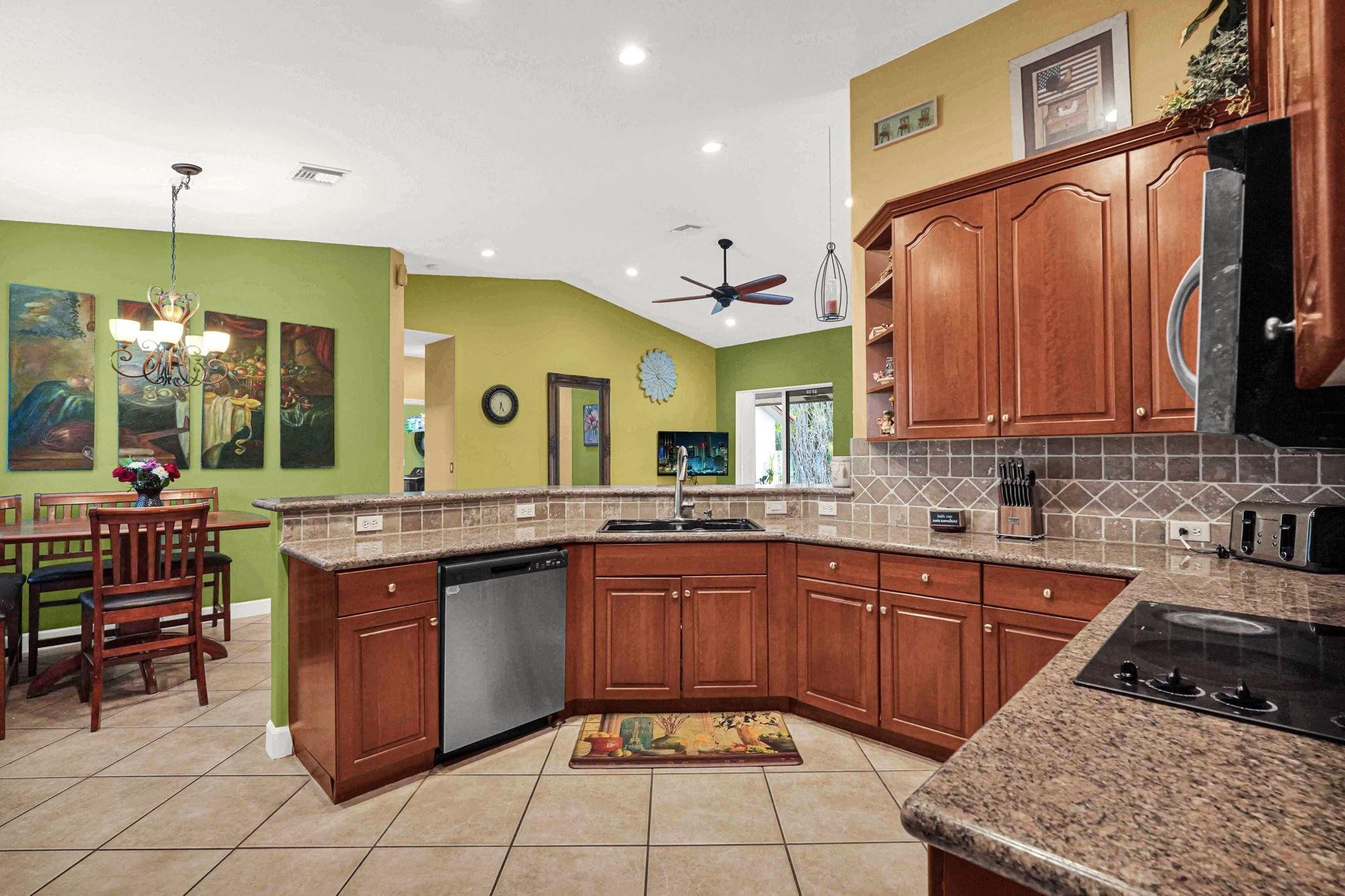 Windsor Palms 160-17 B - Residential