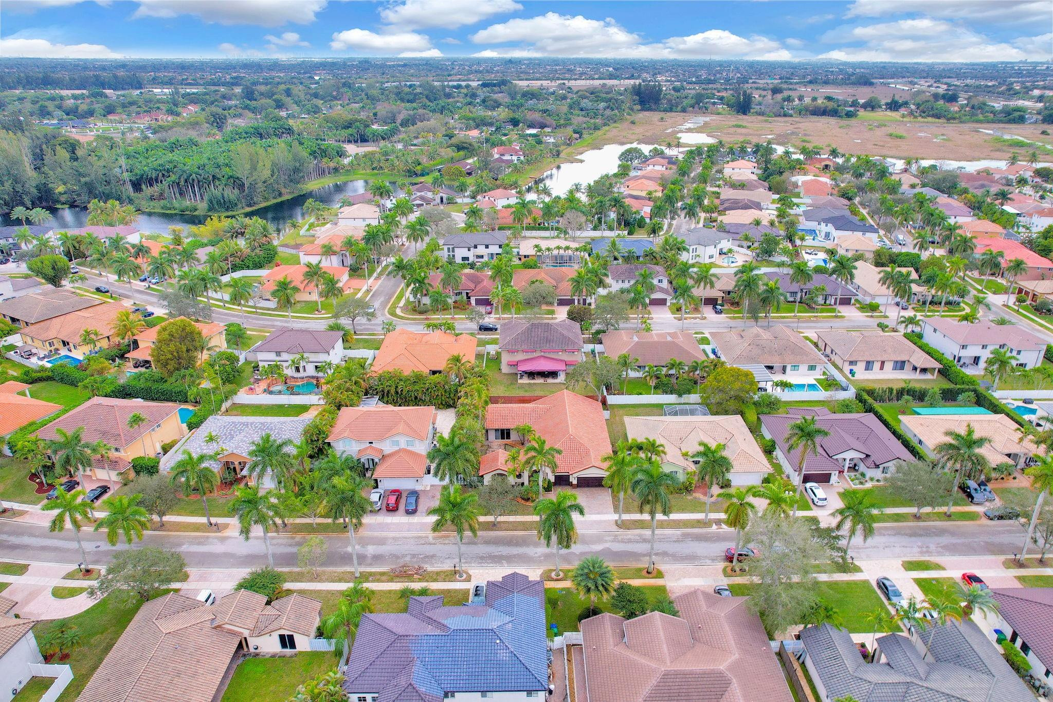 Windsor Palms 160-17 B - Residential