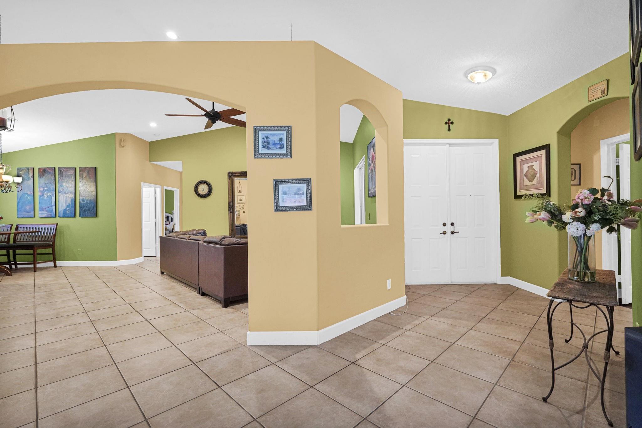 Windsor Palms 160-17 B - Residential