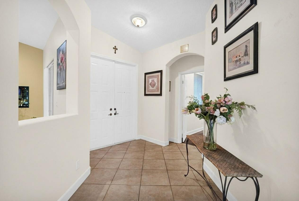 Windsor Palms 160-17 B - Residential