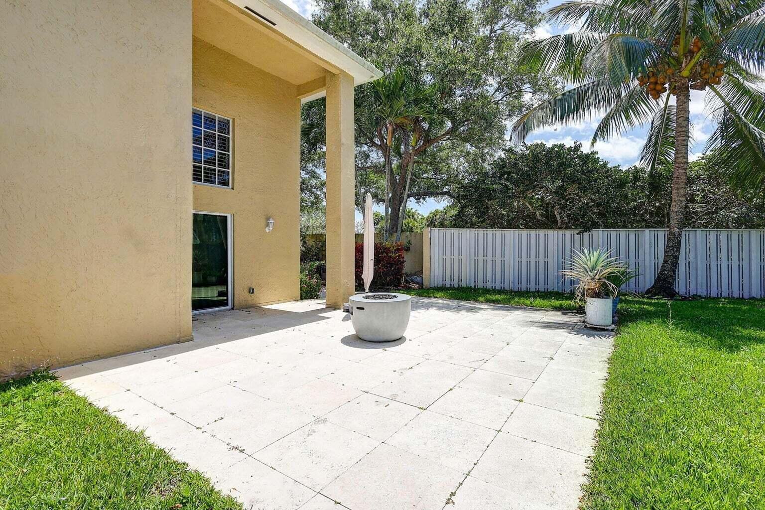 11 Commanders Drive