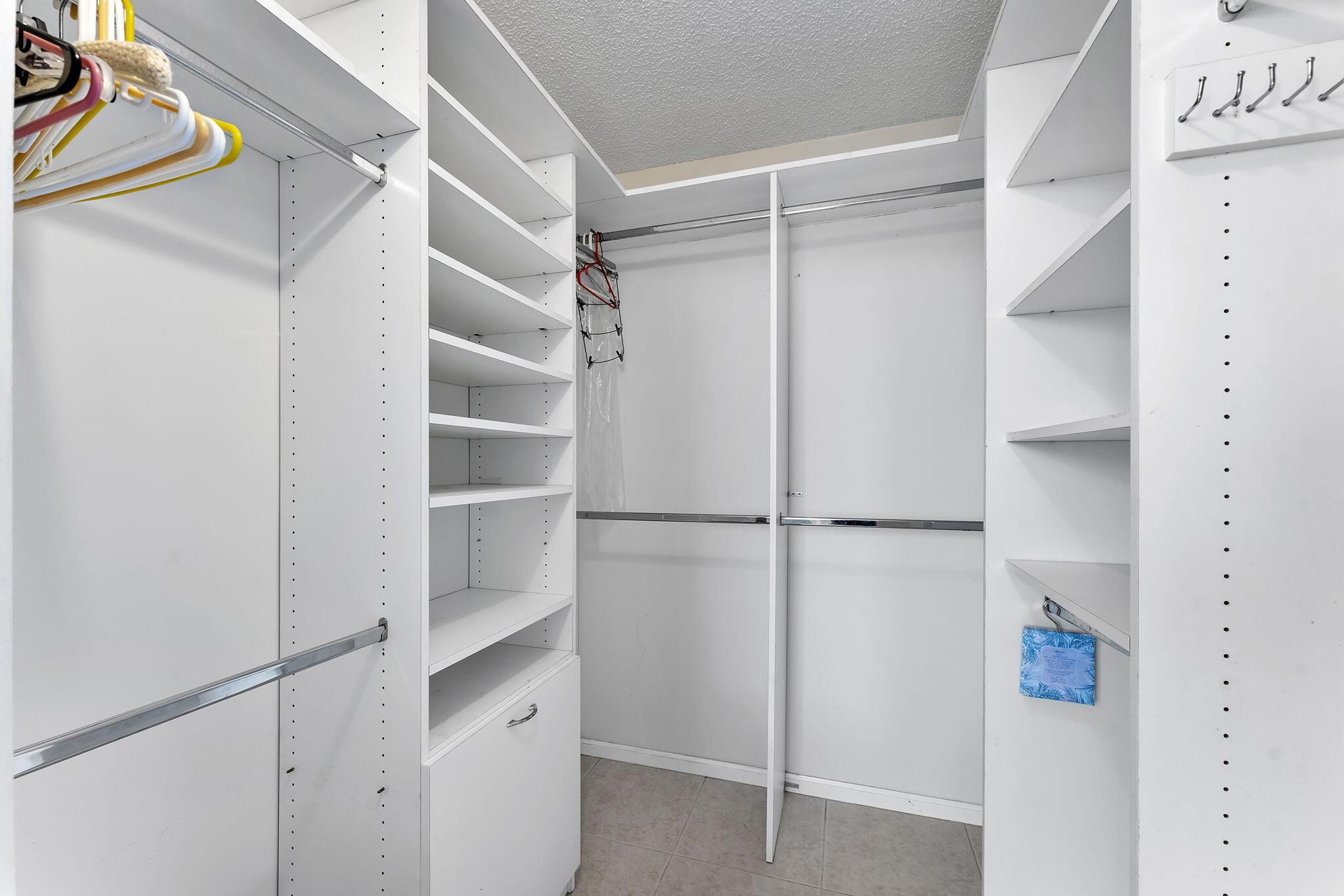 VILLAGES OF ORIOLE BONAIR - Residential