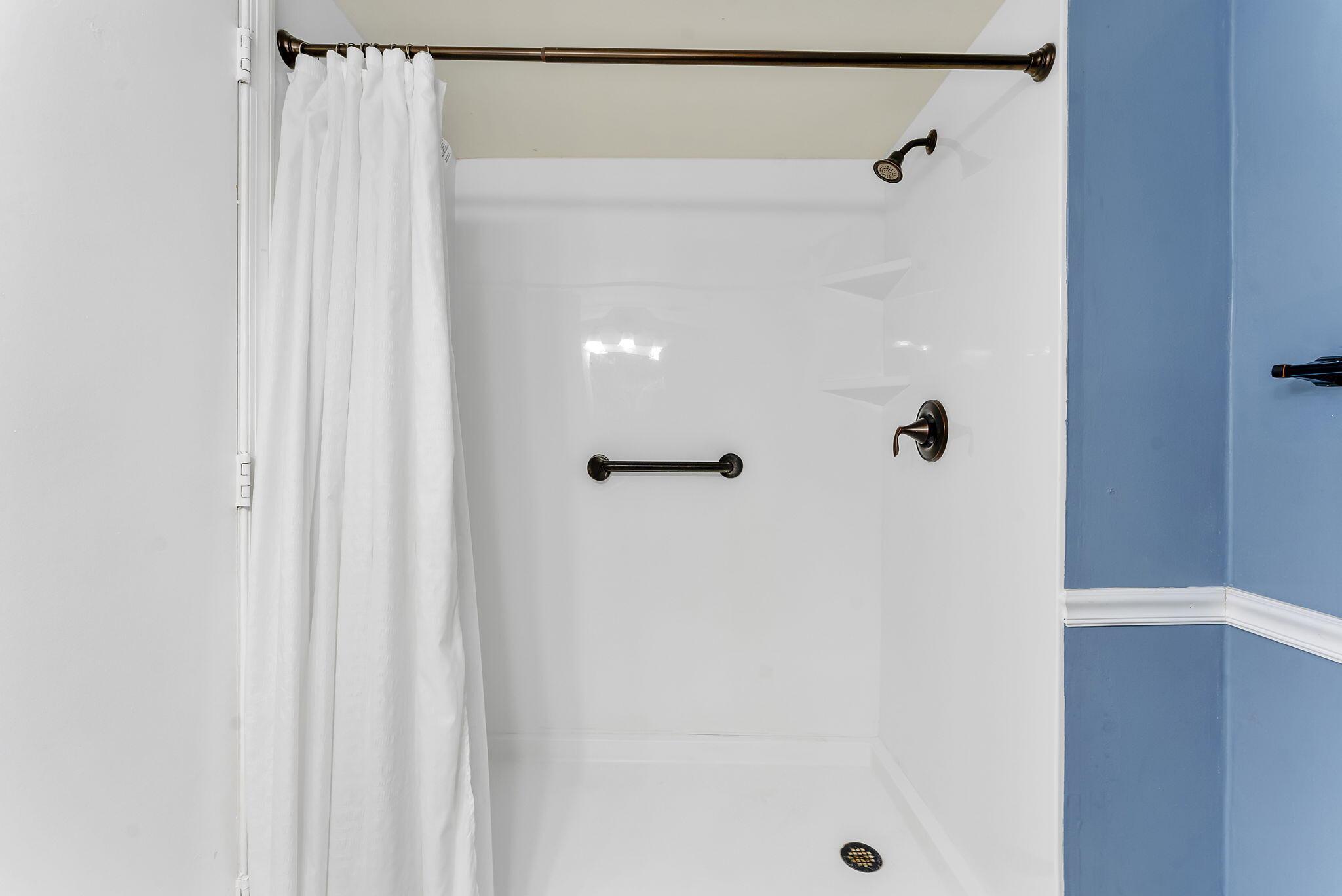 VILLAGES OF ORIOLE BONAIR - Residential