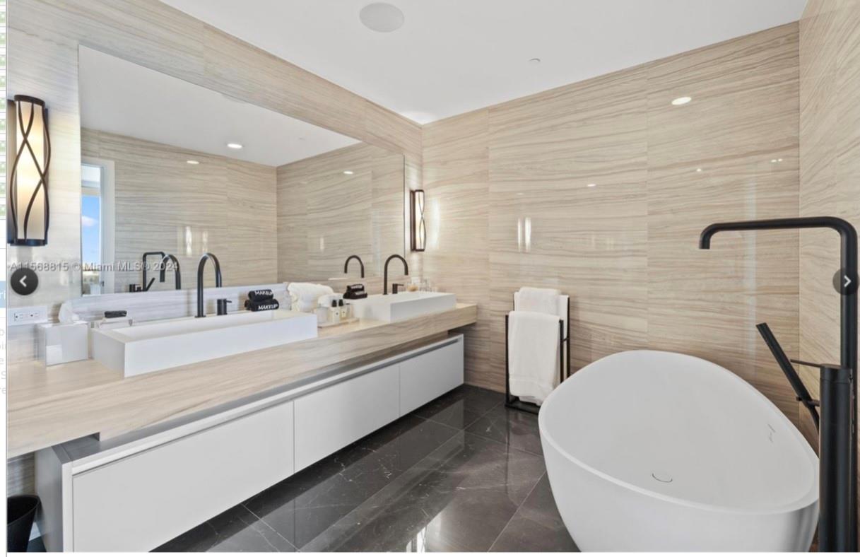 AUBERGE BEACH RESIDENCES - Residential