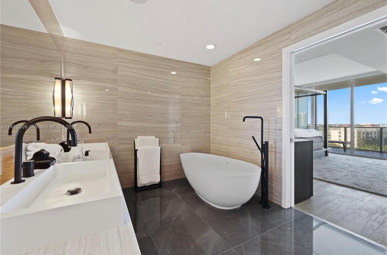 AUBERGE BEACH RESIDENCES - Residential