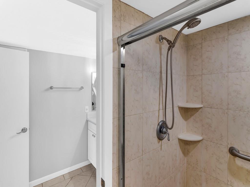 LAKESHORE VILLAGE OF MEAD - Residential Lease