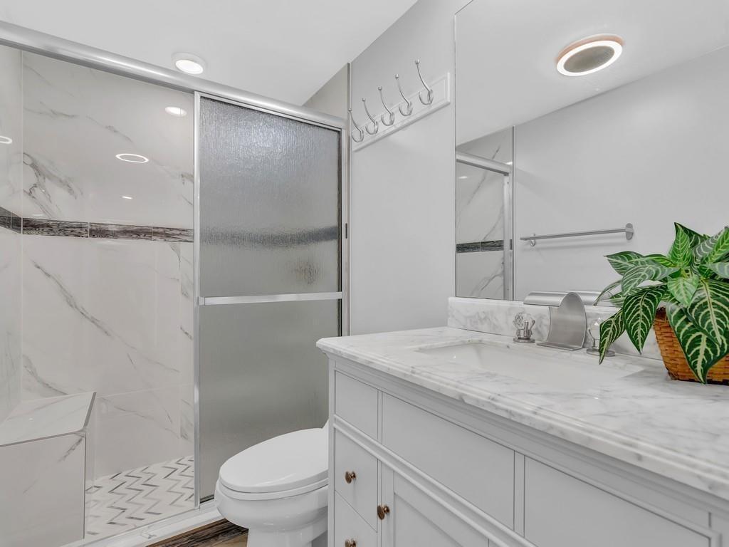 LAKESHORE VILLAGE OF MEAD - Residential Lease