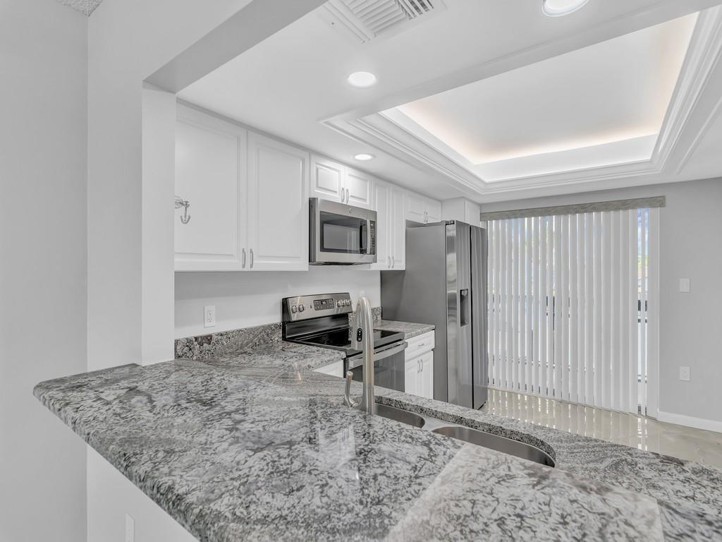 LAKESHORE VILLAGE OF MEAD - Residential Lease