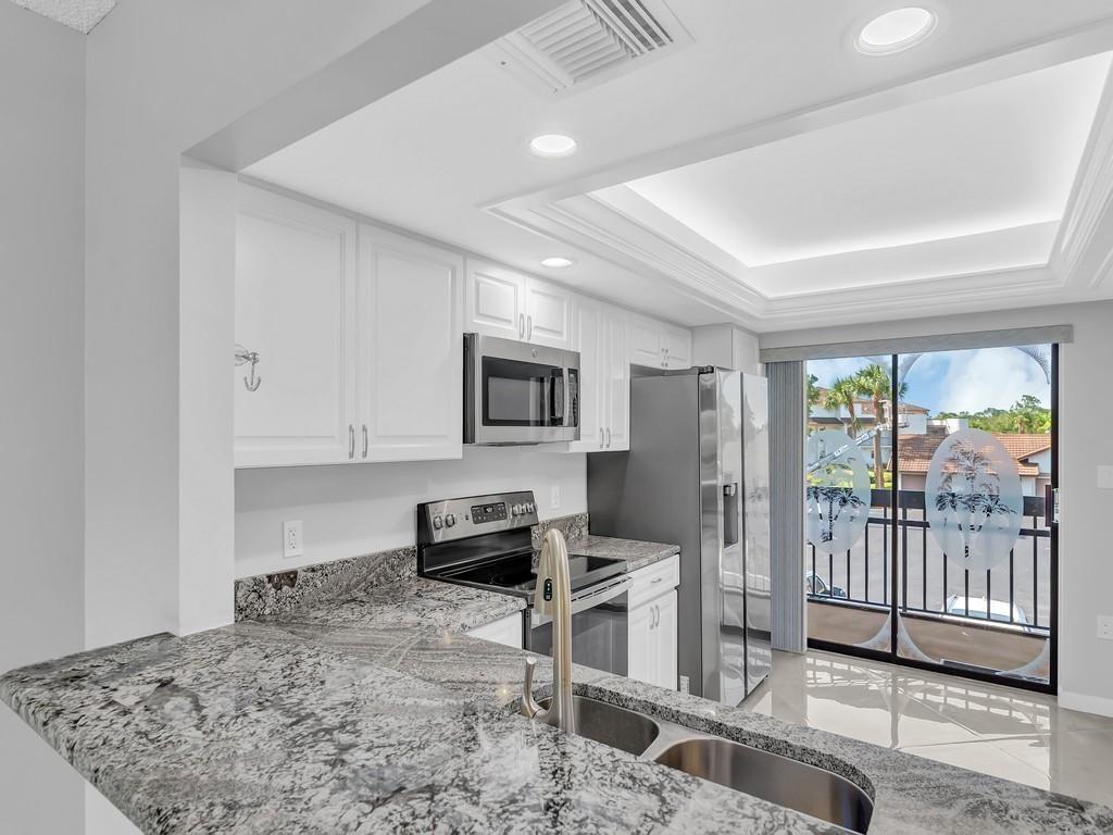 LAKESHORE VILLAGE OF MEAD - Residential Lease