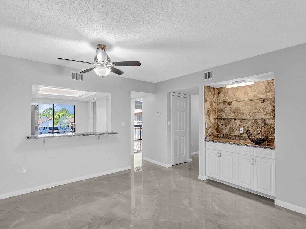LAKESHORE VILLAGE OF MEAD - Residential Lease