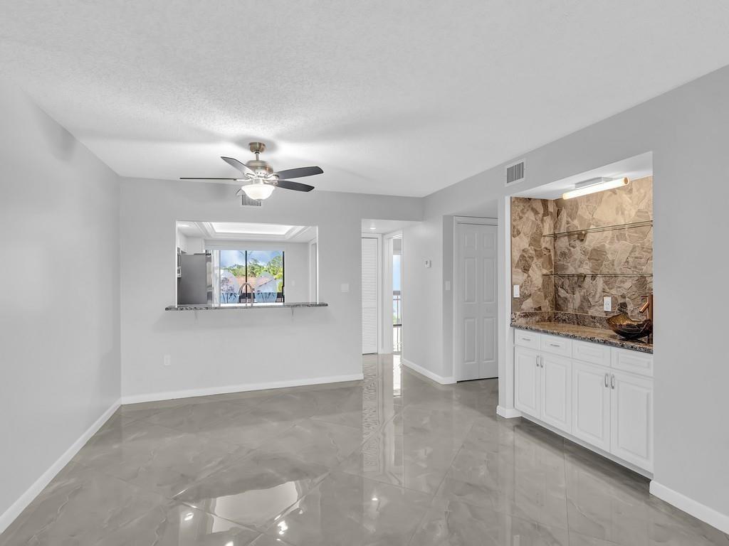 LAKESHORE VILLAGE OF MEAD - Residential Lease