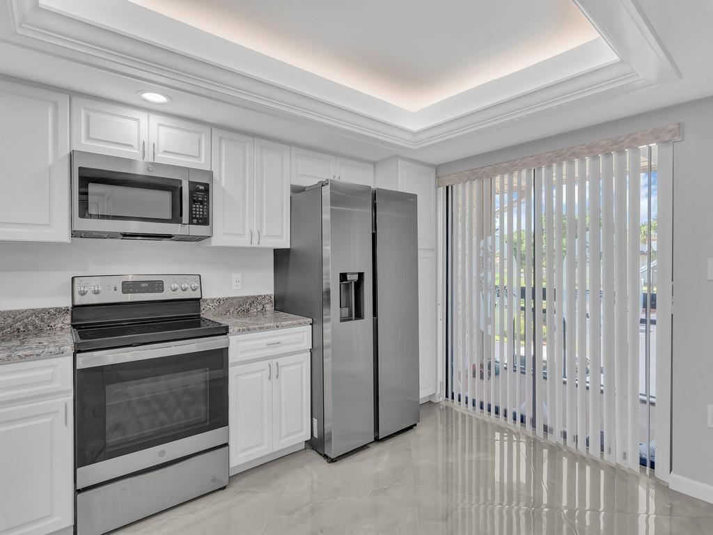 LAKESHORE VILLAGE OF MEAD - Residential Lease