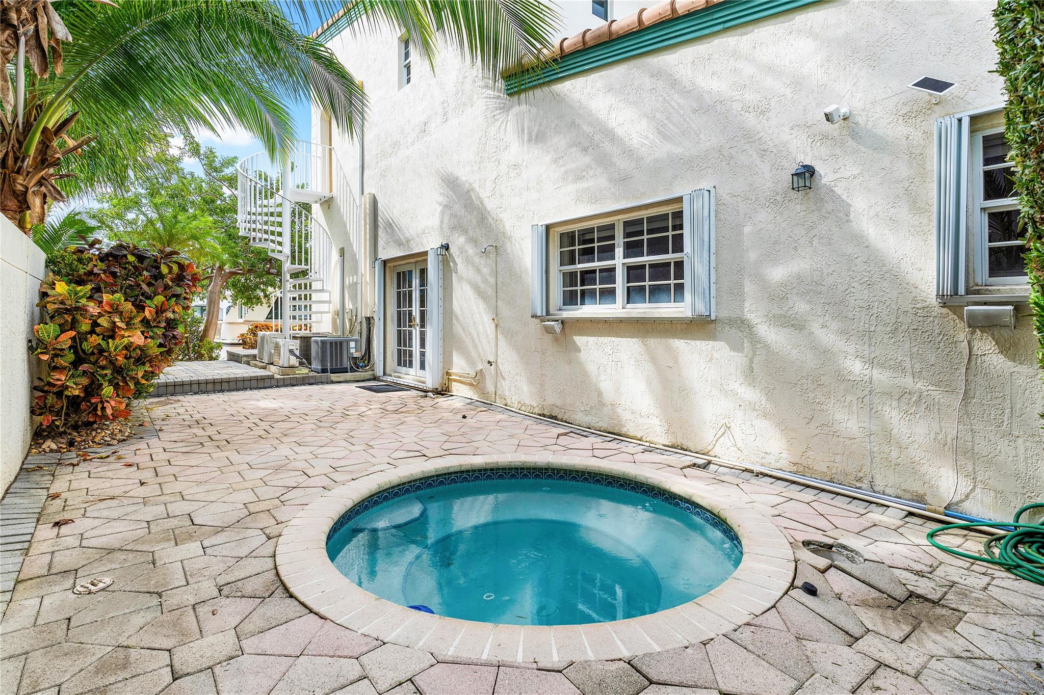 Lauderdale Harbors Sec A - Residential