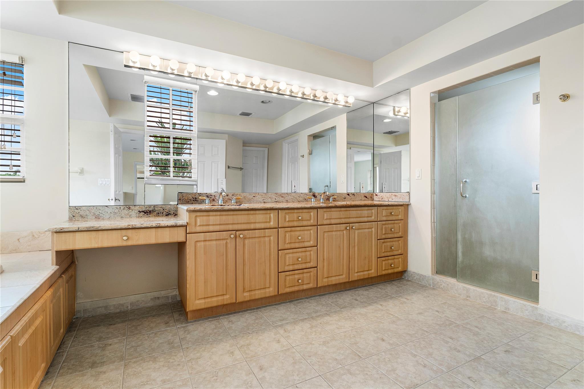 Lauderdale Harbors Sec A - Residential