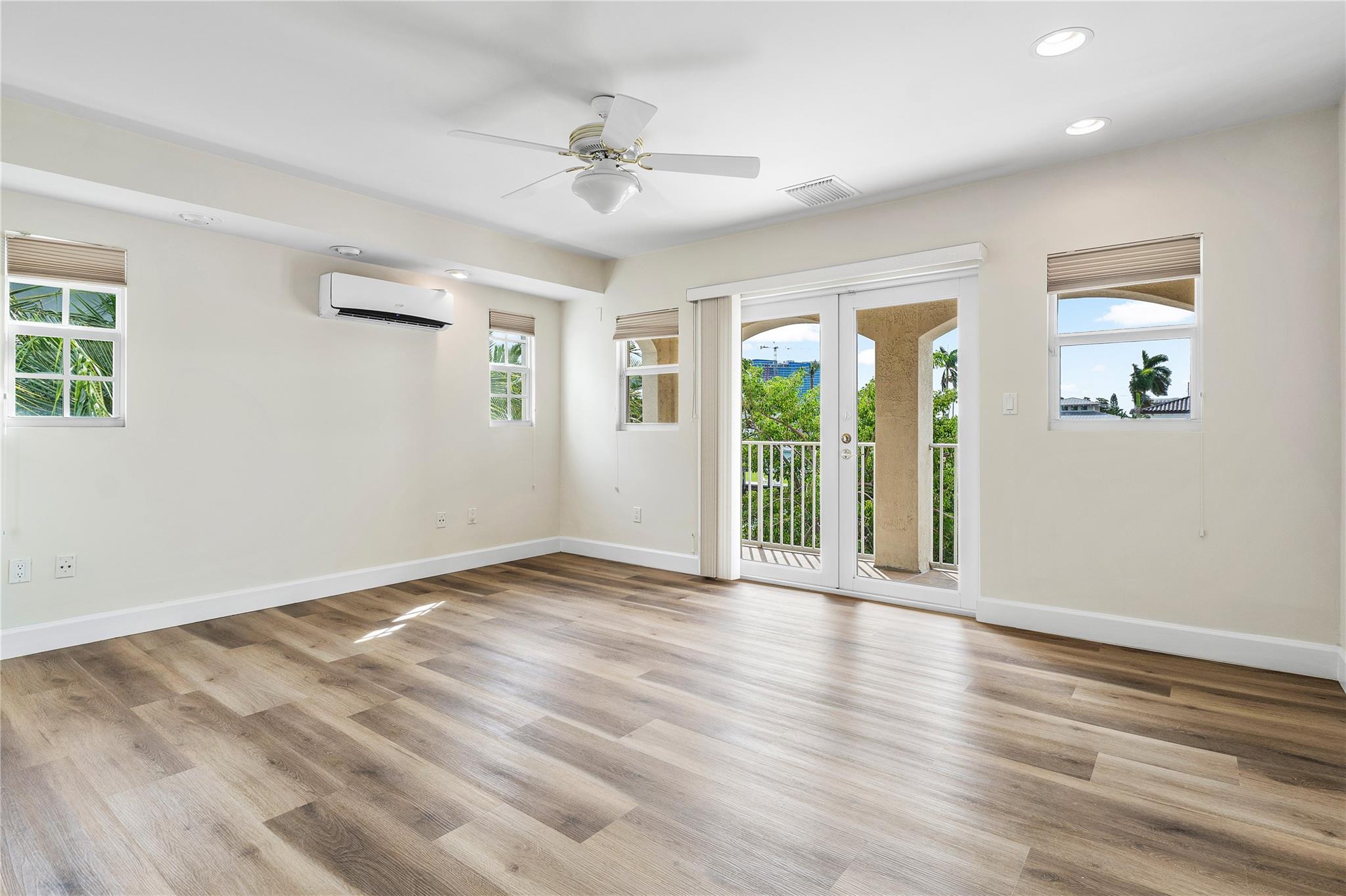 Lauderdale Harbors Sec A - Residential