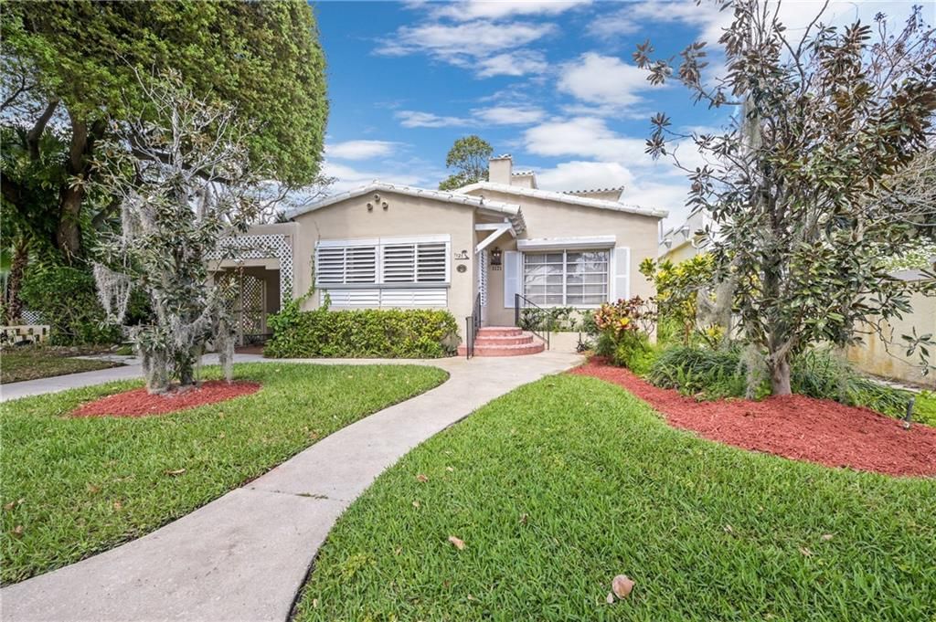 Photo of 1121 SE 9th St, Fort Lauderdale, FL 33316 (MLS # F10272258)