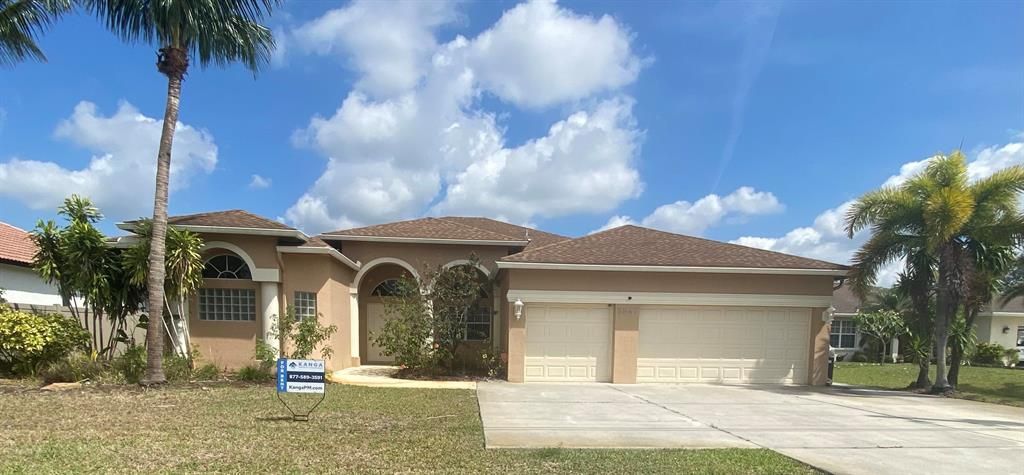 Photo of 5847 NW Corso Avenue, Port St Lucie, FL 34986 (MLS # R10883194)