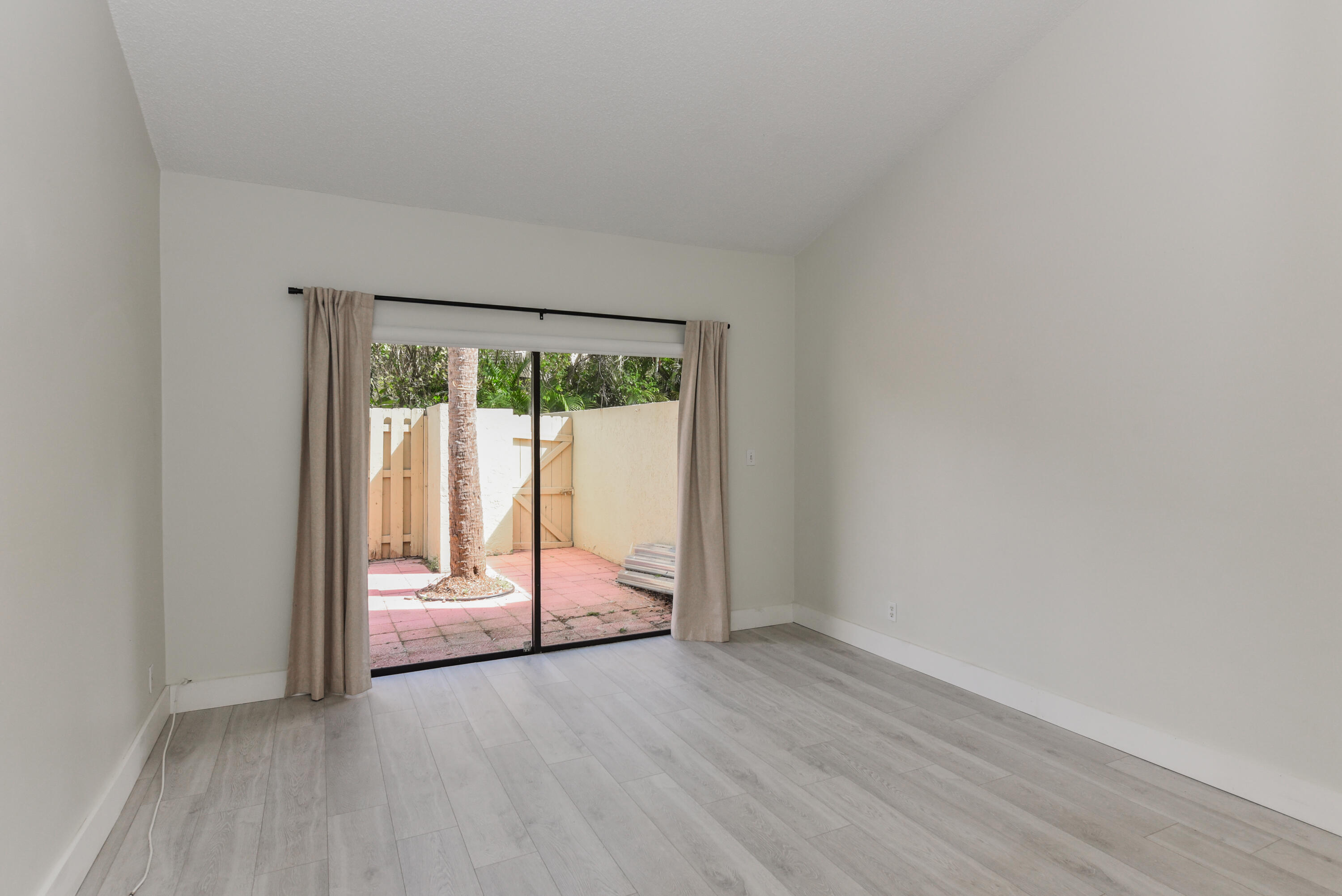 WOODLET CONDO - Residential Lease