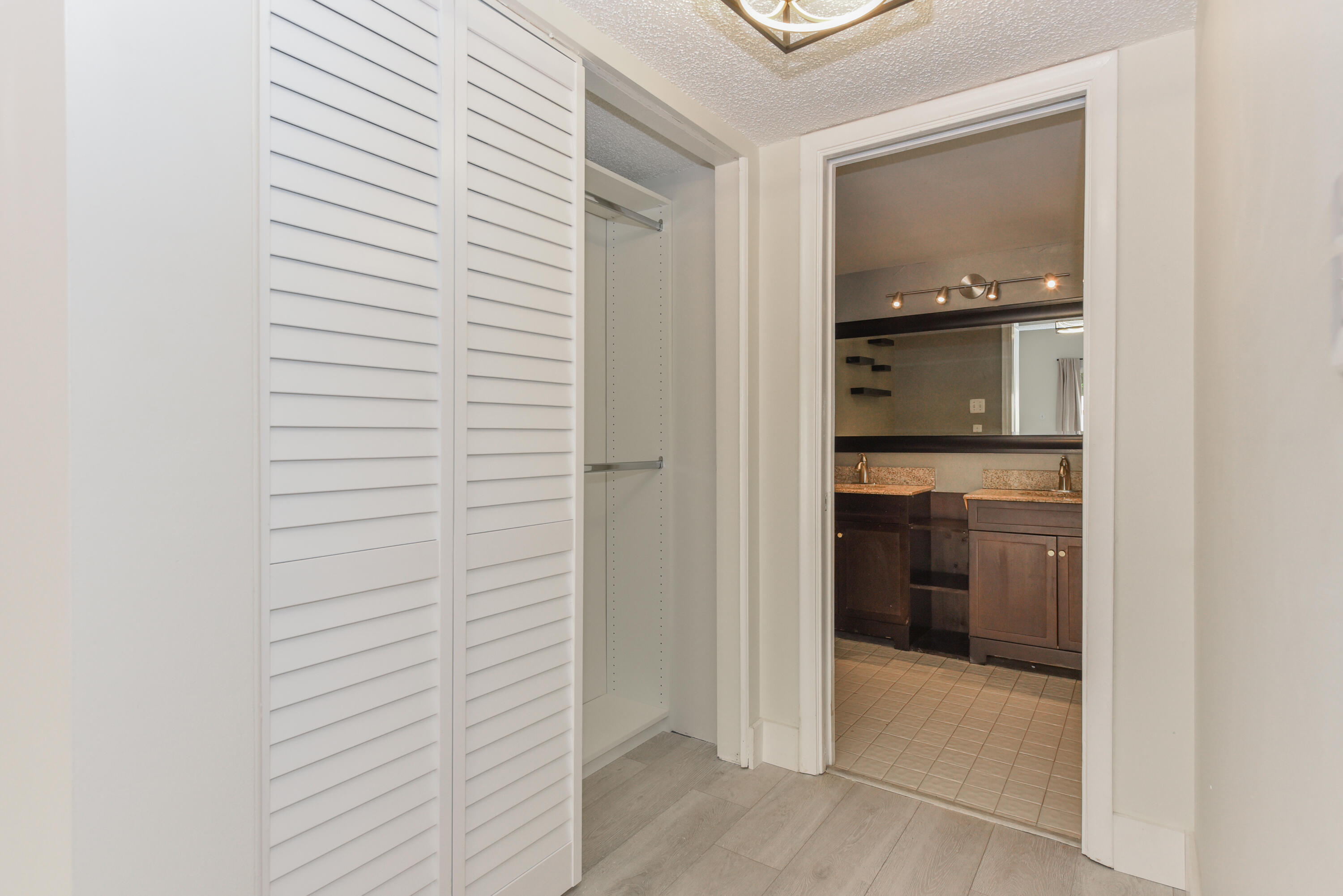 WOODLET CONDO - Residential Lease