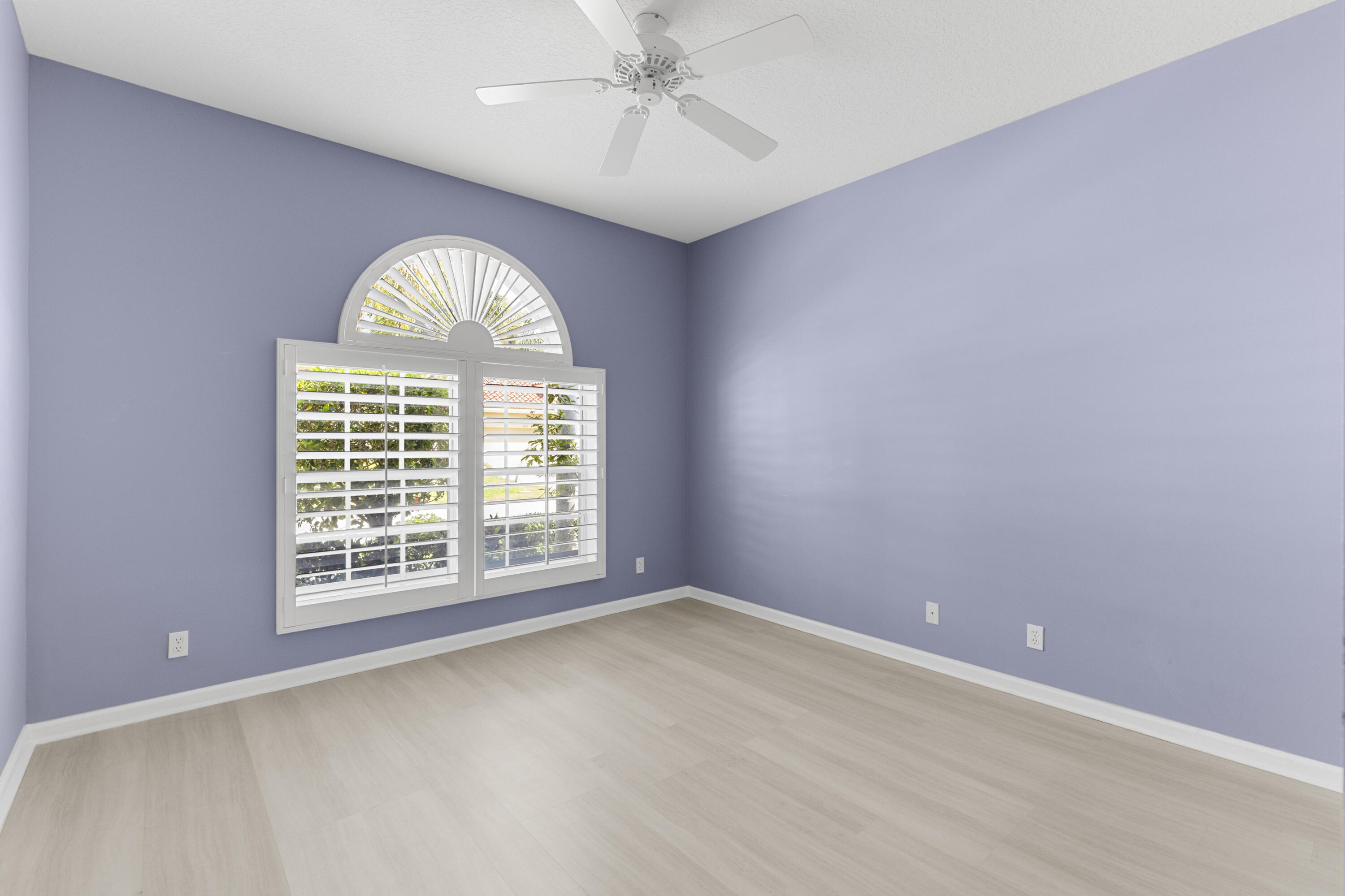 TWIN LAKES - Residential