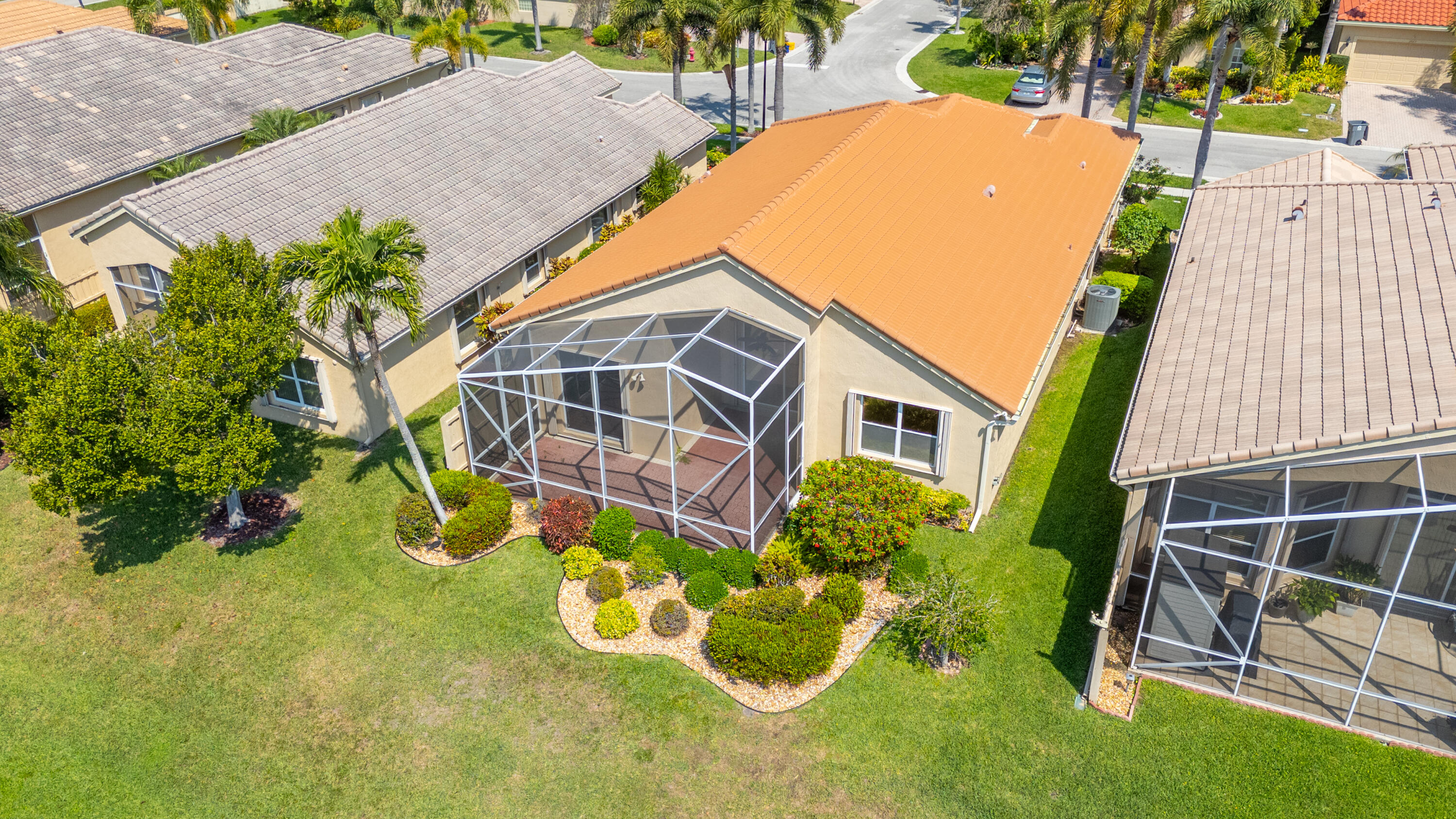 TWIN LAKES - Residential