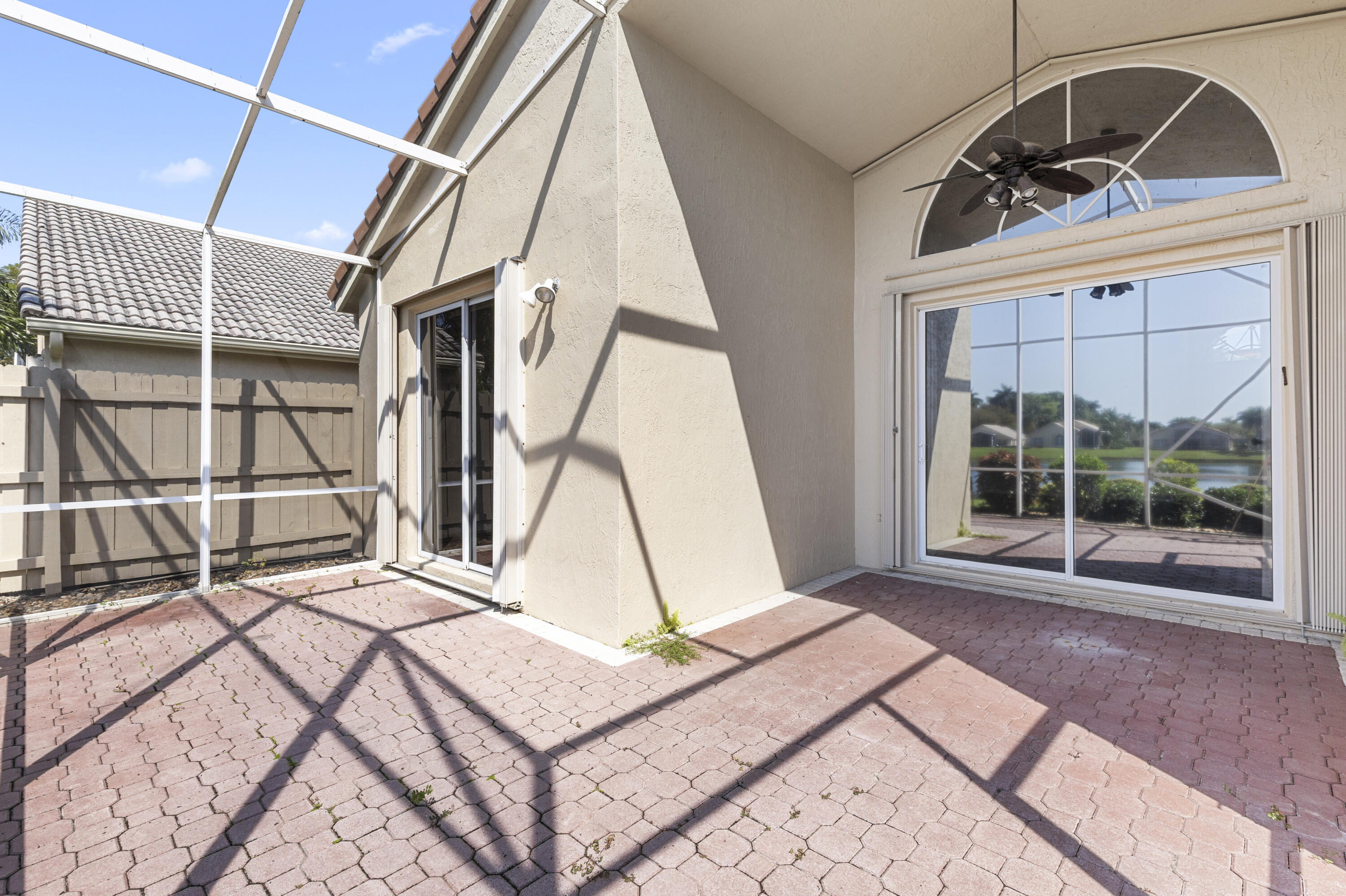 TWIN LAKES - Residential