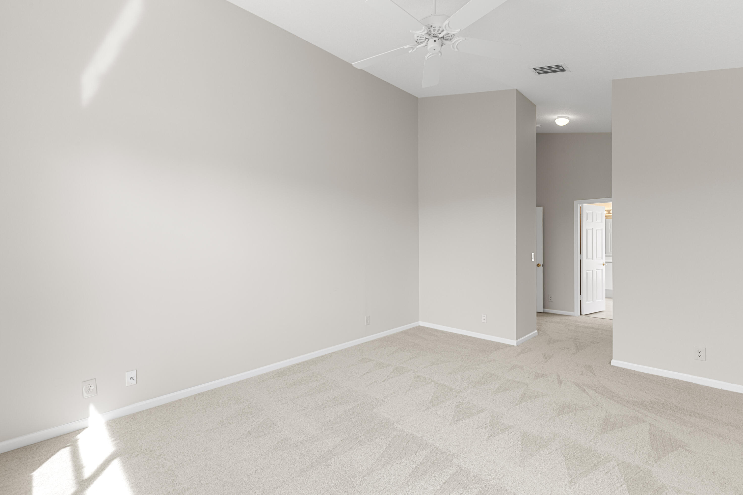 TWIN LAKES - Residential