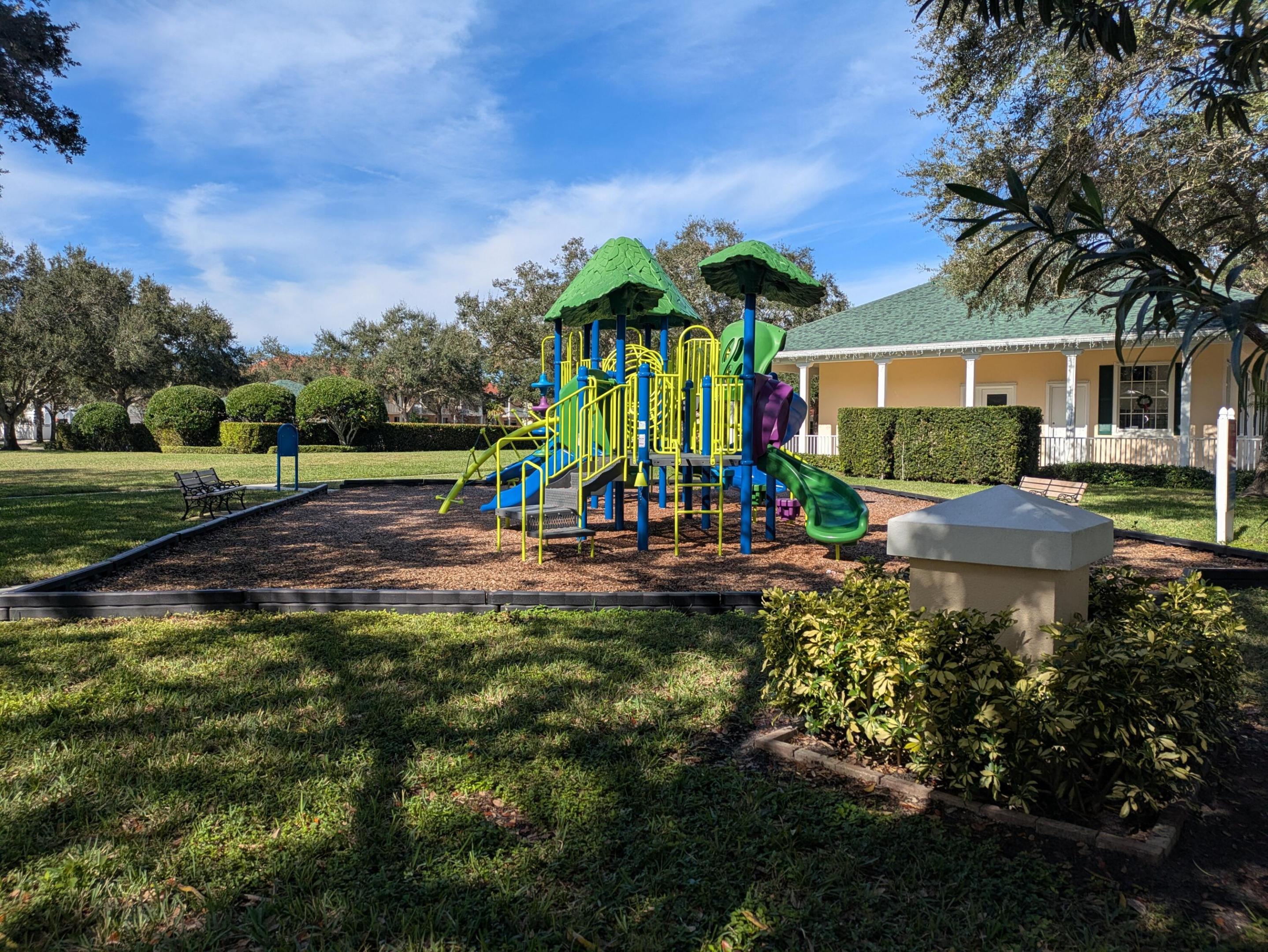 CAMBRIDGE AT ABACOA - Residential