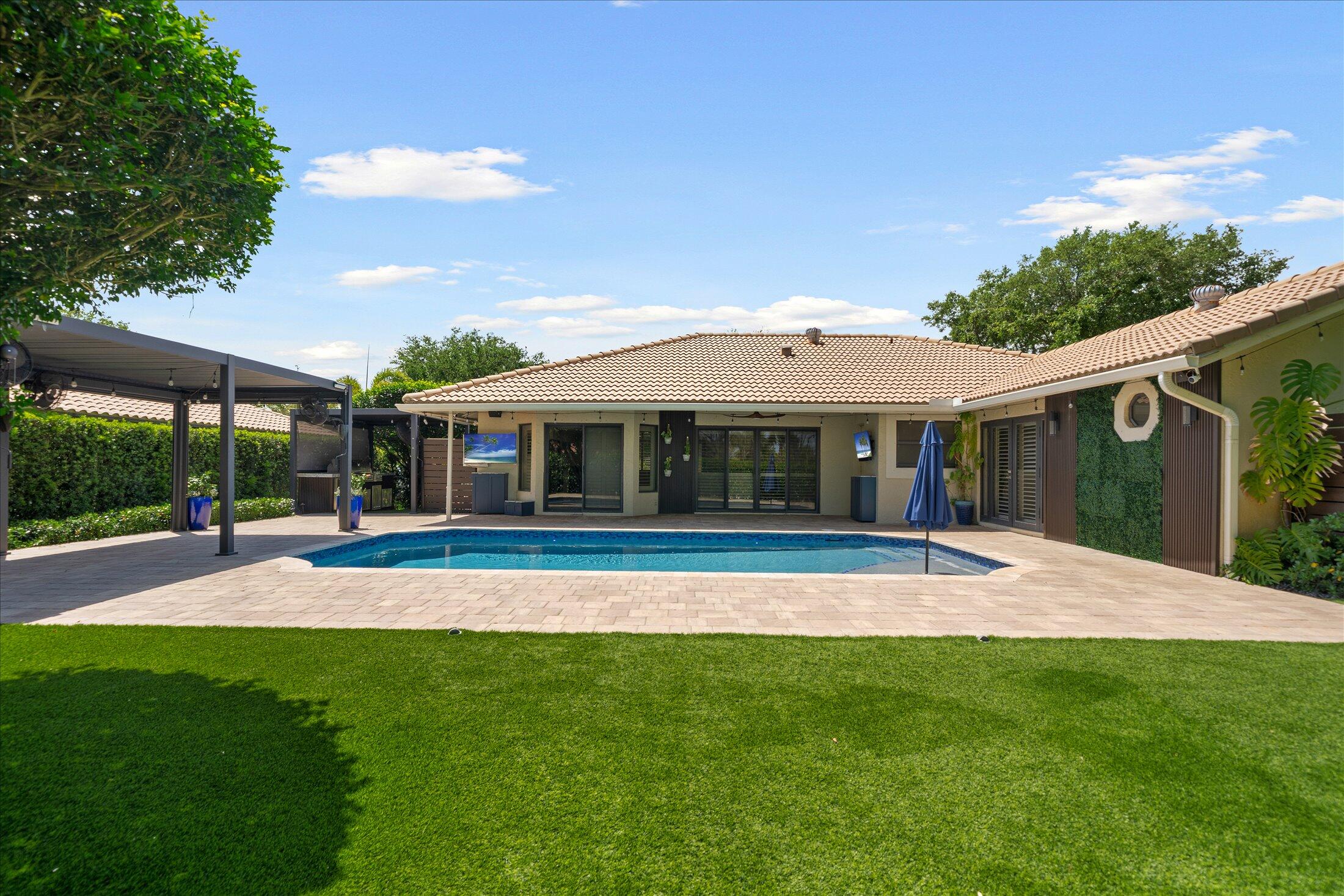 PINE RIDGE - Residential