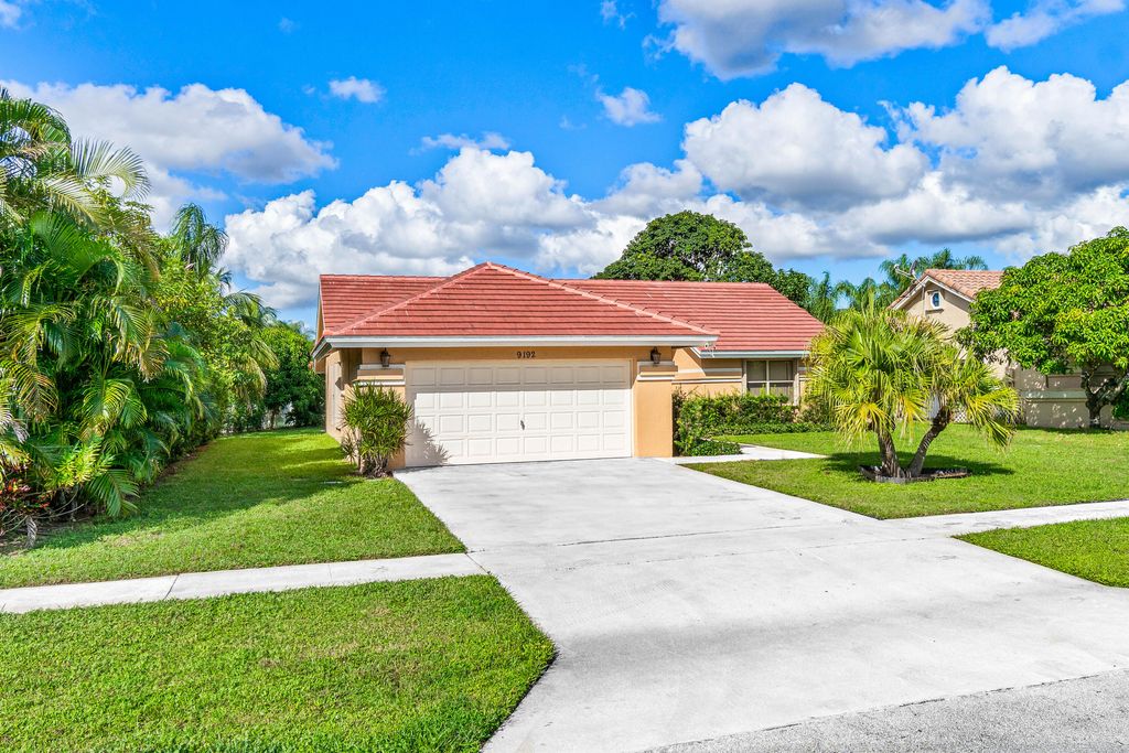 Photo of 9192 Sun Pointe Drive, Boynton Beach, FL 33437 (MLS # R11135286)