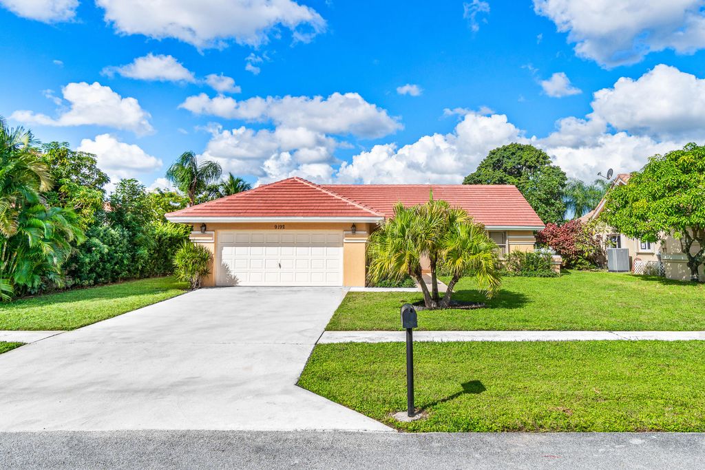 Photo of 9192 Sun Pointe Drive, Boynton Beach, FL 33437 (MLS # R11135286)