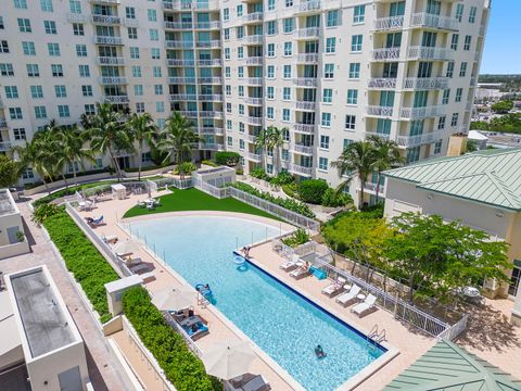 Tiny photo for 450 N FEDERAL Highway #911, Boynton Beach, FL 33435 (MLS # B26053887)