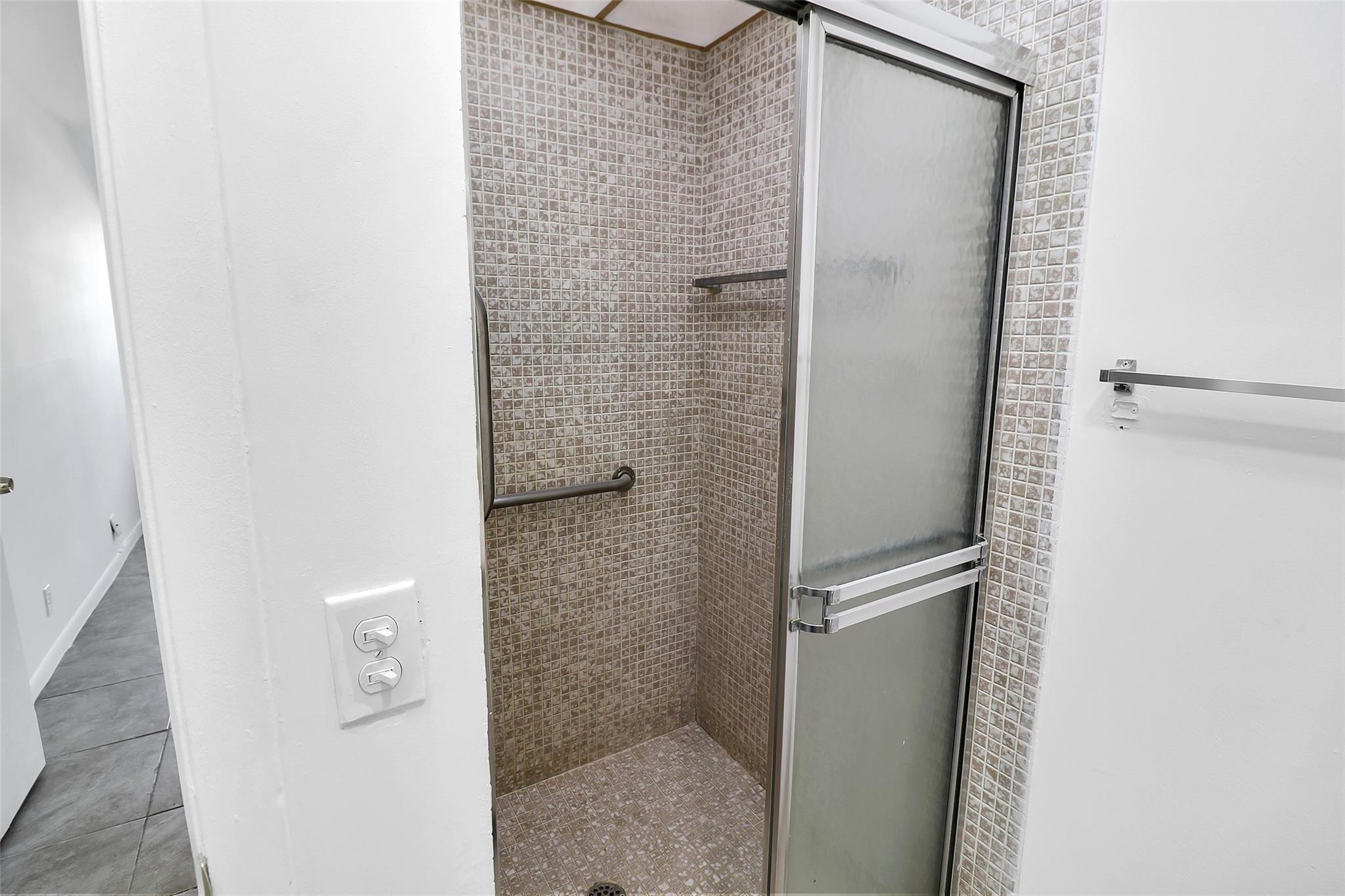 Kings Point Normandy A-U - Residential Lease