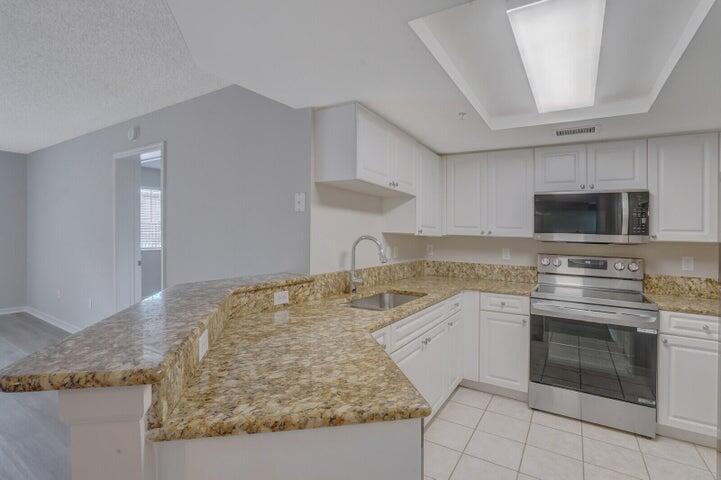 GRAND VIEW AT CRESTWOOD C - Residential Lease