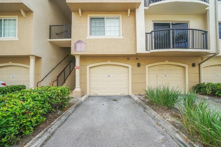 GRAND VIEW AT CRESTWOOD C - Residential Lease