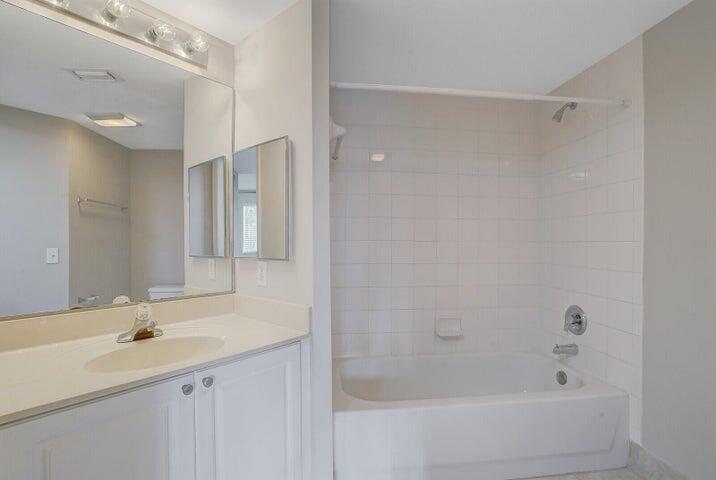 GRAND VIEW AT CRESTWOOD C - Residential Lease