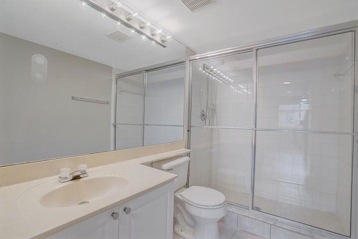 GRAND VIEW AT CRESTWOOD C - Residential Lease