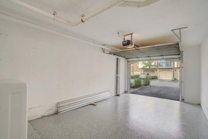 GRAND VIEW AT CRESTWOOD C - Residential Lease