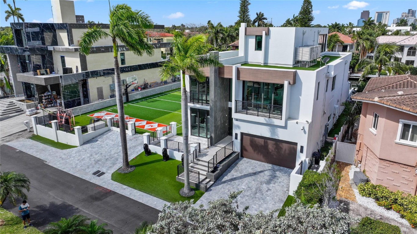 Venice 8-12 B - Residential