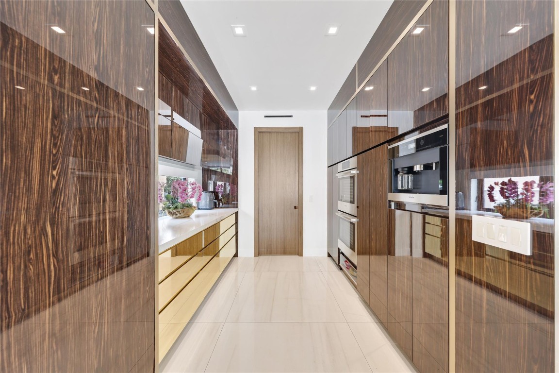 Venice 8-12 B - Residential